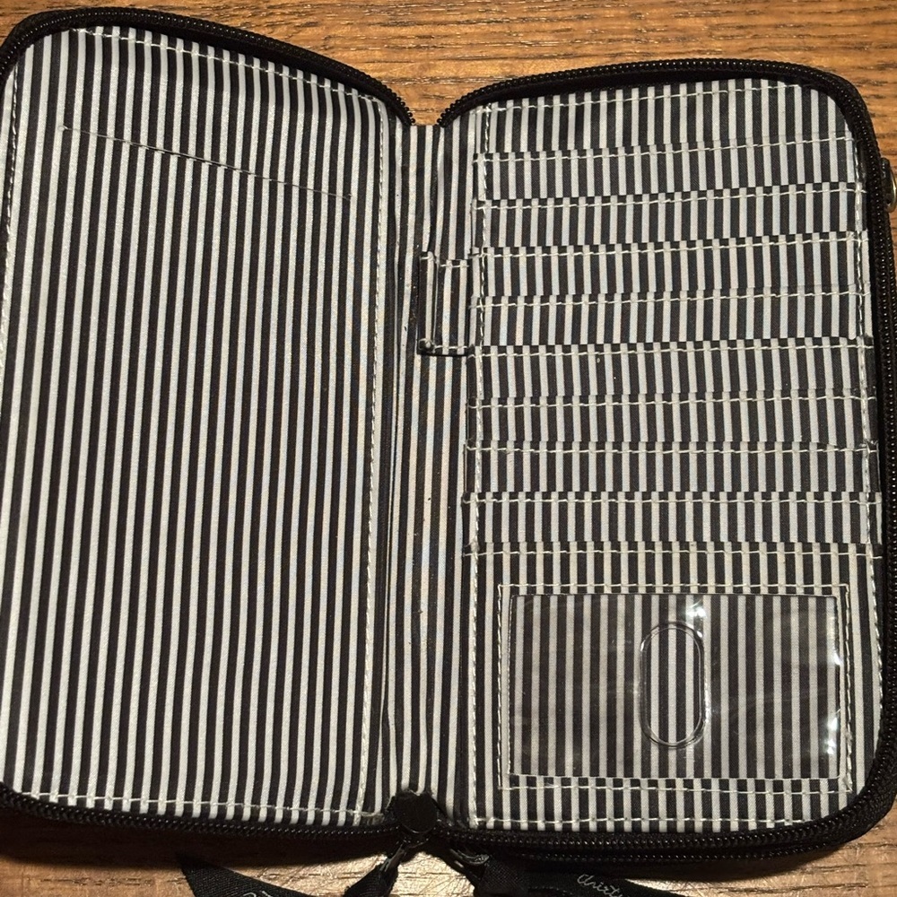 Thirty-One Faux Leather Wallet - Picture 3 of 4